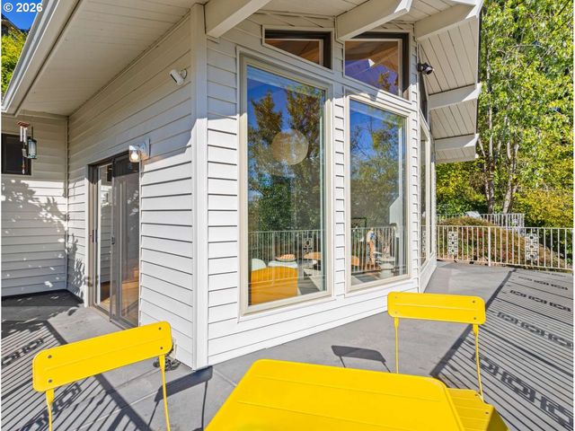 2345 Ne RIDGEWOOD Dr, Portland, OR 97212