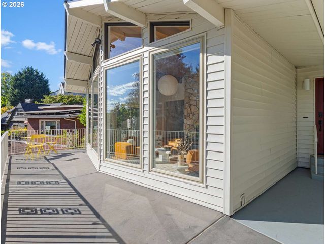 2345 Ne RIDGEWOOD Dr, Portland, OR 97212