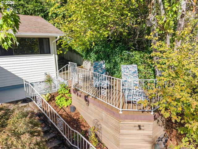 2345 Ne RIDGEWOOD Dr, Portland, OR 97212