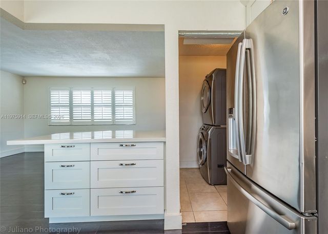 8871 NW 15th St, Pembroke Pines, FL 33024