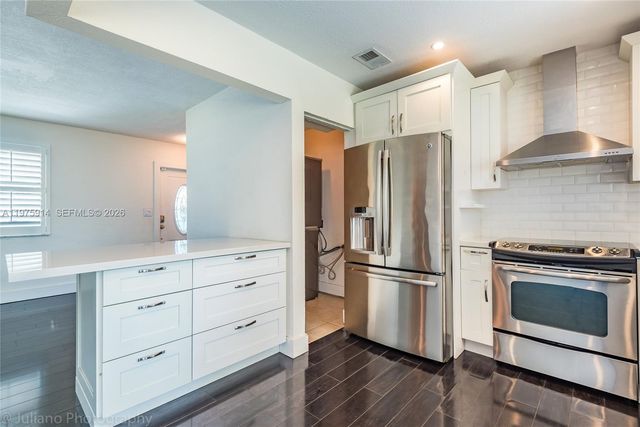 8871 NW 15th St, Pembroke Pines, FL 33024