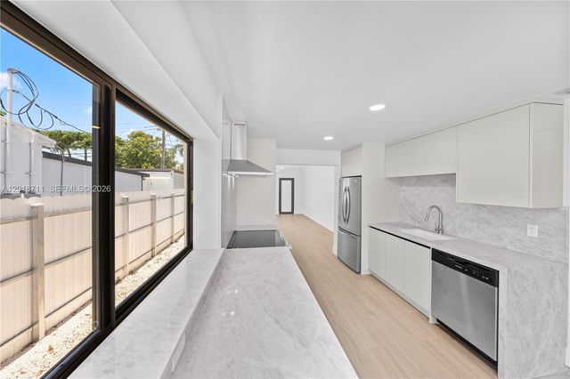 7515 SW 32nd St, Miami, FL 33155