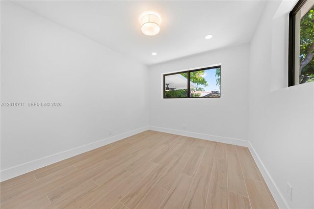 7515 SW 32nd St, Miami, FL 33155