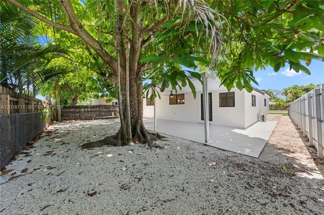 7515 SW 32nd St, Miami, FL 33155