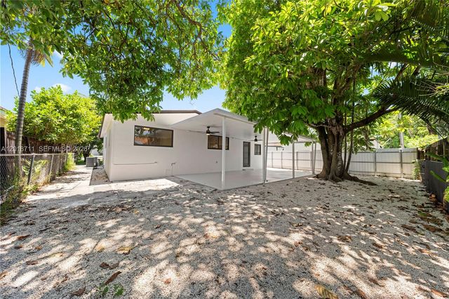 7515 SW 32nd St, Miami, FL 33155