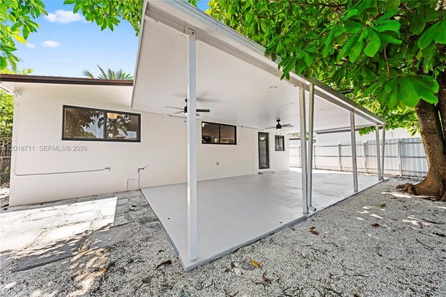 7515 SW 32nd St, Miami, FL 33155