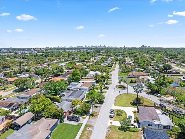 7515 SW 32nd St, Miami, FL 33155