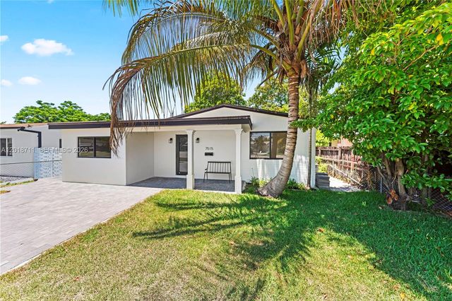 7515 SW 32nd St, Miami, FL 33155