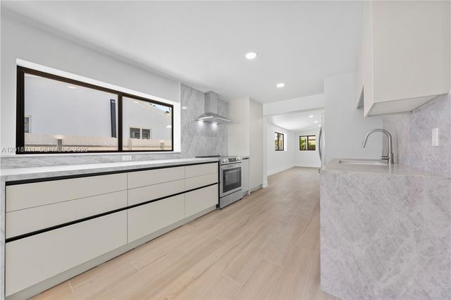 7515 SW 32nd St, Miami, FL 33155