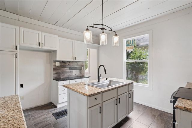 323 Garfield Avenue, Battle Creek, MI 49017