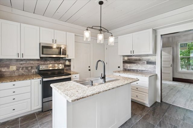 323 Garfield Avenue, Battle Creek, MI 49017