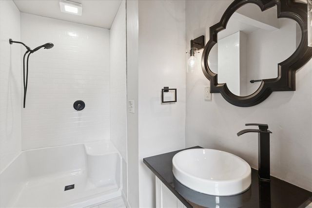 323 Garfield Avenue, Battle Creek, MI 49017