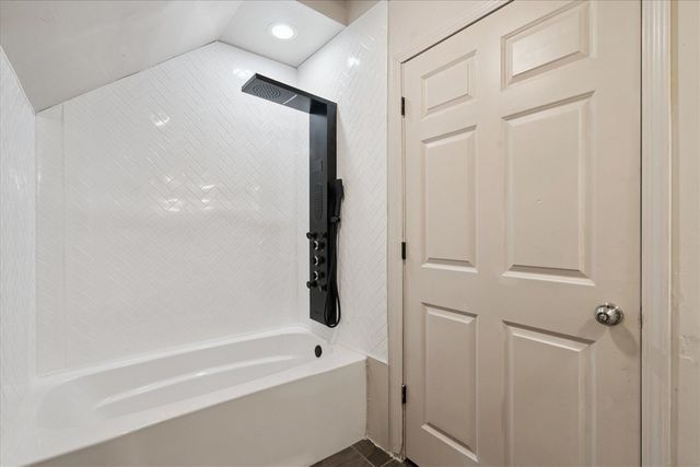 323 Garfield Avenue, Battle Creek, MI 49017