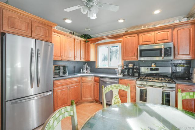 7 Russ Place, Wappingers Falls, NY 12590