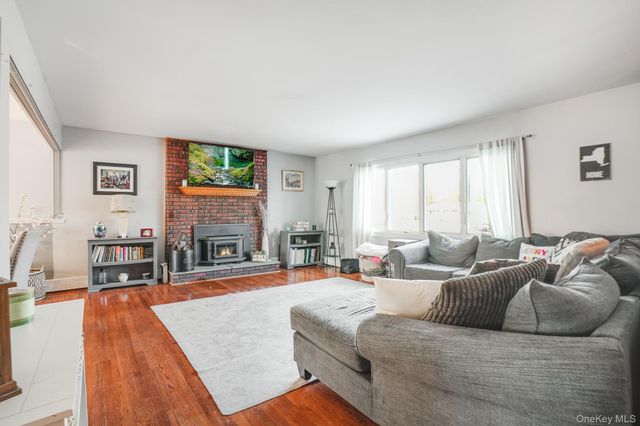 7 Russ Place, Wappingers Falls, NY 12590