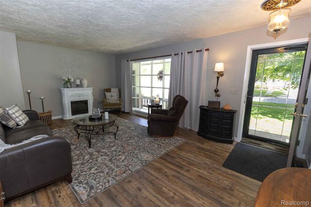 1227 N Jackson Street, Lapeer, MI 48446