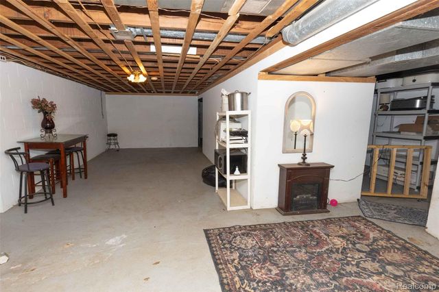 1227 N Jackson Street, Lapeer, MI 48446