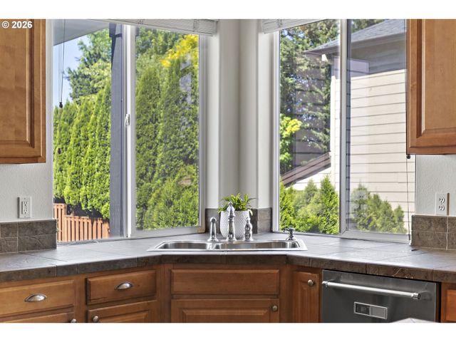 15046 Sw 132ND Ter, Tigard, OR 97224