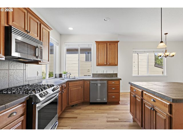 15046 Sw 132ND Ter, Tigard, OR 97224