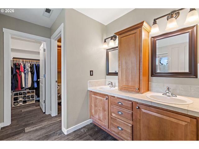 15046 Sw 132ND Ter, Tigard, OR 97224