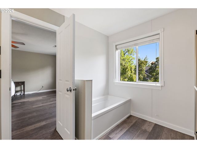 15046 Sw 132ND Ter, Tigard, OR 97224