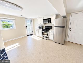 126 KNOLLWOOD DR #BOTTOM FLOOR, Cherry Hill, NJ 08002