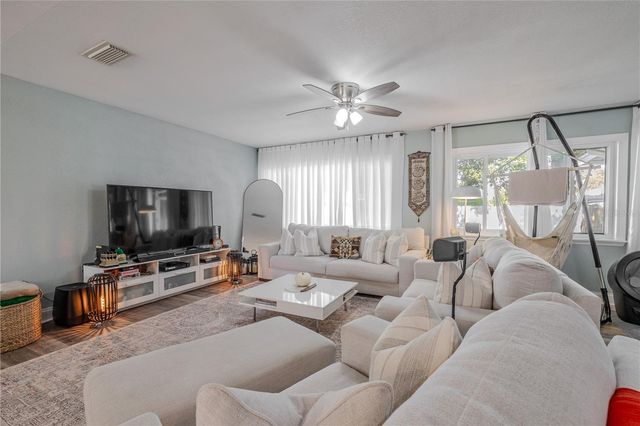 11615 PARK BOULEVARD, Seminole, FL 33772