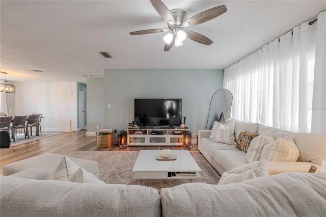 11615 PARK BOULEVARD, Seminole, FL 33772