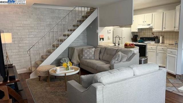 341 Blossom Hill Rd 3, San Jose, CA 95123