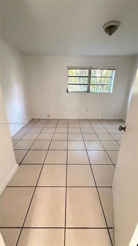 16851 NE 21st Ave 5, North Miami Beach, FL 33162