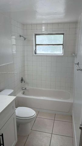 16851 NE 21st Ave 5, North Miami Beach, FL 33162
