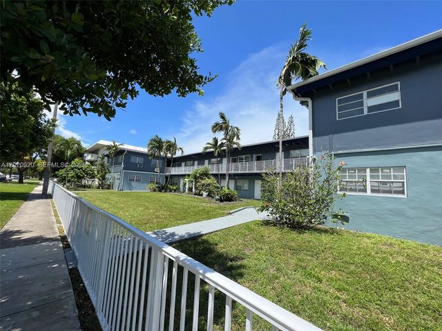 16851 NE 21st Ave 5, North Miami Beach, FL 33162