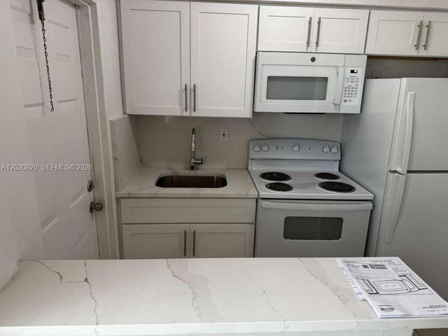 16851 NE 21st Ave 5, North Miami Beach, FL 33162