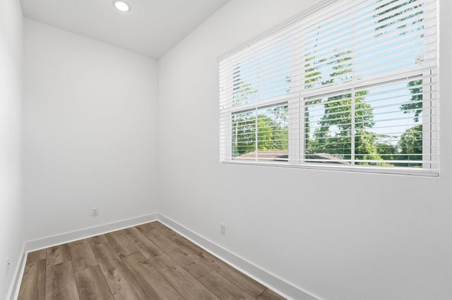 1406 Mansfield Street, Houston, TX 77091