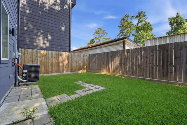 1406 Mansfield Street, Houston, TX 77091