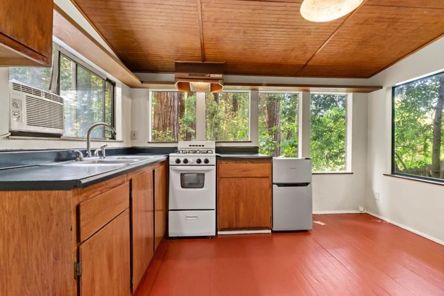 483 Echo Lane, Boulder Creek, CA 95006