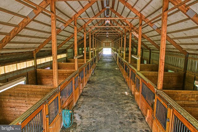 1237 EARLE RD, Charles Town, WV 25414