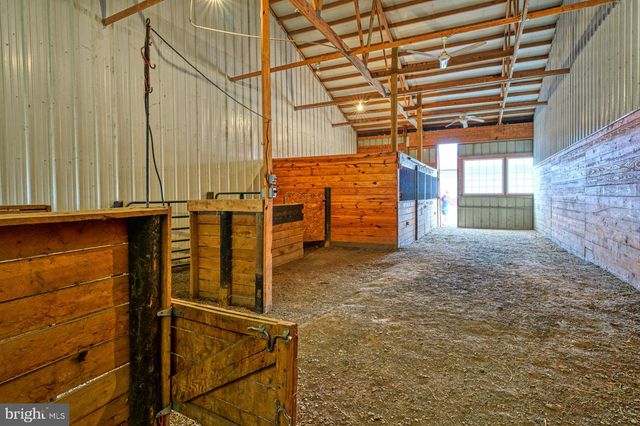 1237 EARLE RD, Charles Town, WV 25414