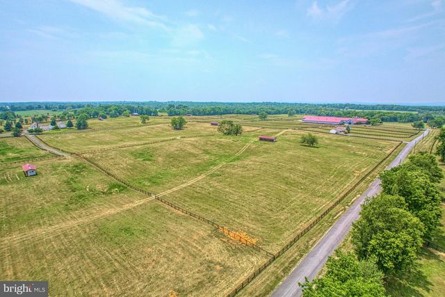 1237 EARLE RD, Charles Town, WV 25414