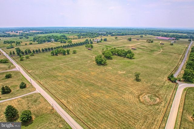 1237 EARLE RD, Charles Town, WV 25414