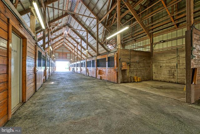 1237 EARLE RD, Charles Town, WV 25414