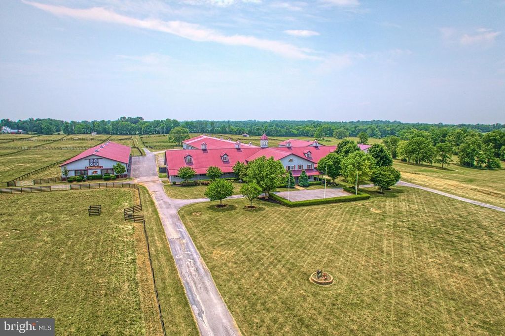 1237 EARLE RD, Charles Town, WV 25414