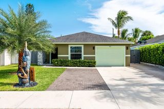 820 Selkirk Street, West Palm Beach, FL 33405
