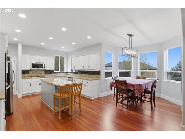 946 REAGAN Ave Nw, Salem, OR 97304