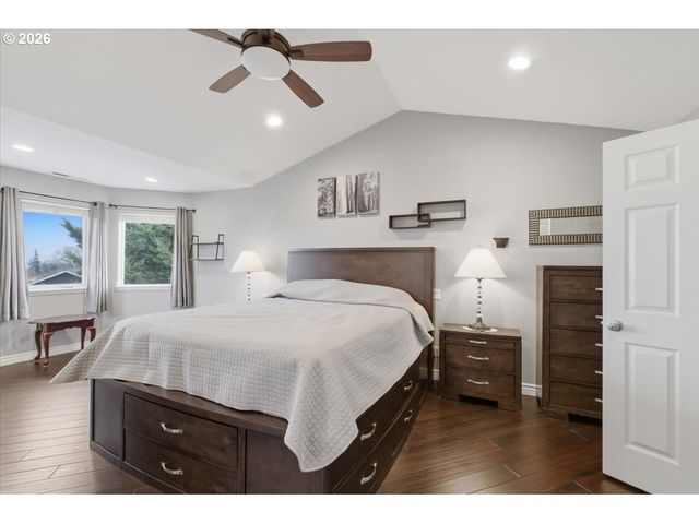 946 REAGAN Ave Nw, Salem, OR 97304