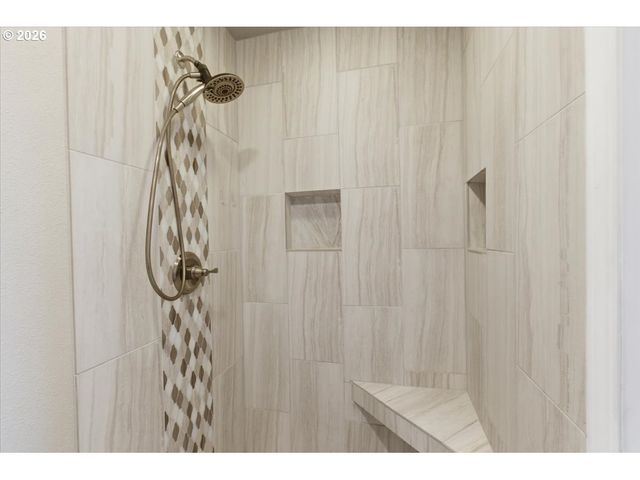 946 REAGAN Ave Nw, Salem, OR 97304