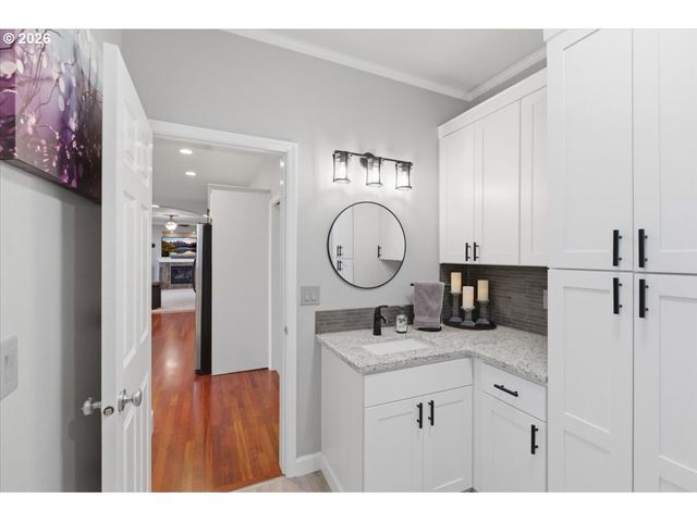 946 REAGAN Ave Nw, Salem, OR 97304