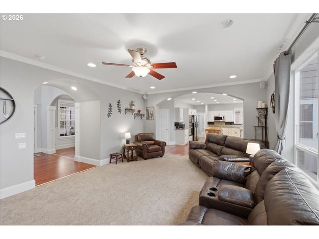 946 REAGAN Ave Nw, Salem, OR 97304