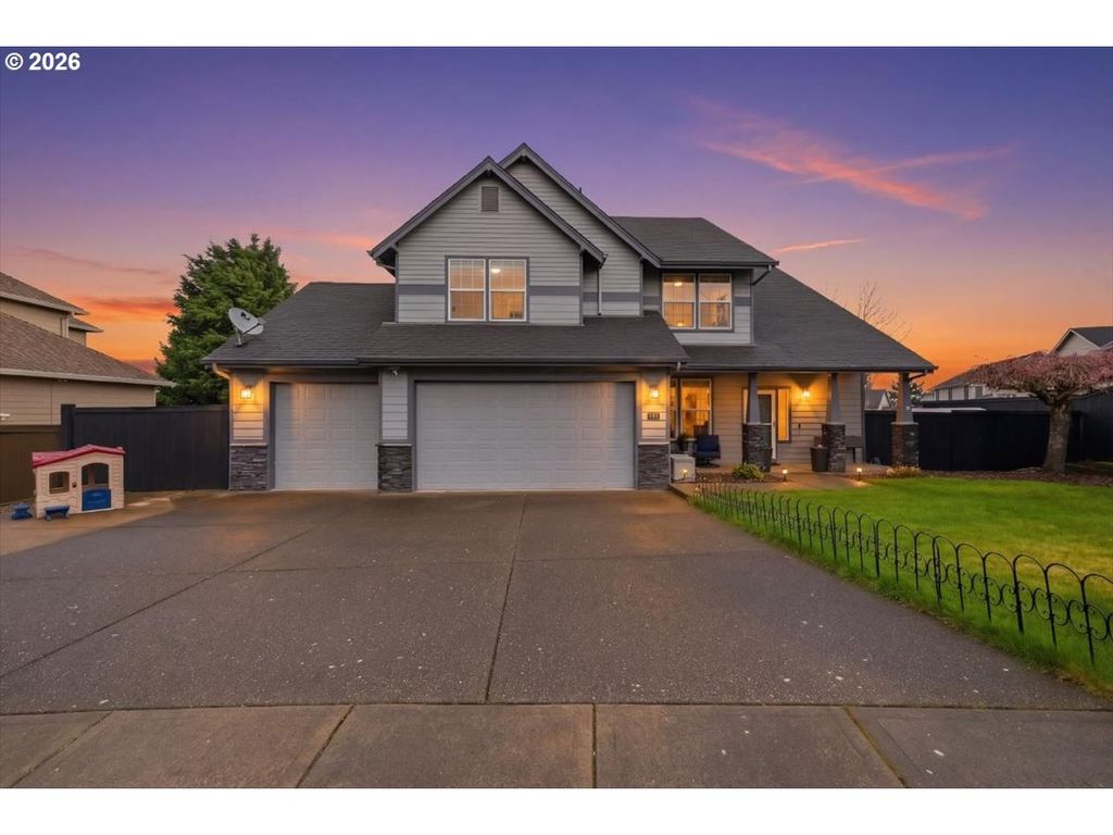 946 REAGAN Ave Nw, Salem, OR 97304