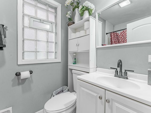 27 N Lockwood Avenue, Chicago, IL 60644